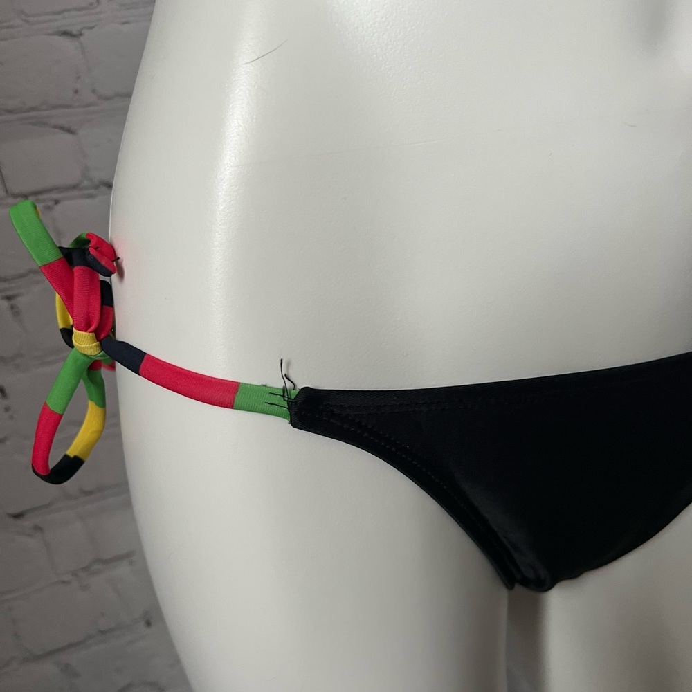 Striped triangle String bikini - Picture 3 of 7